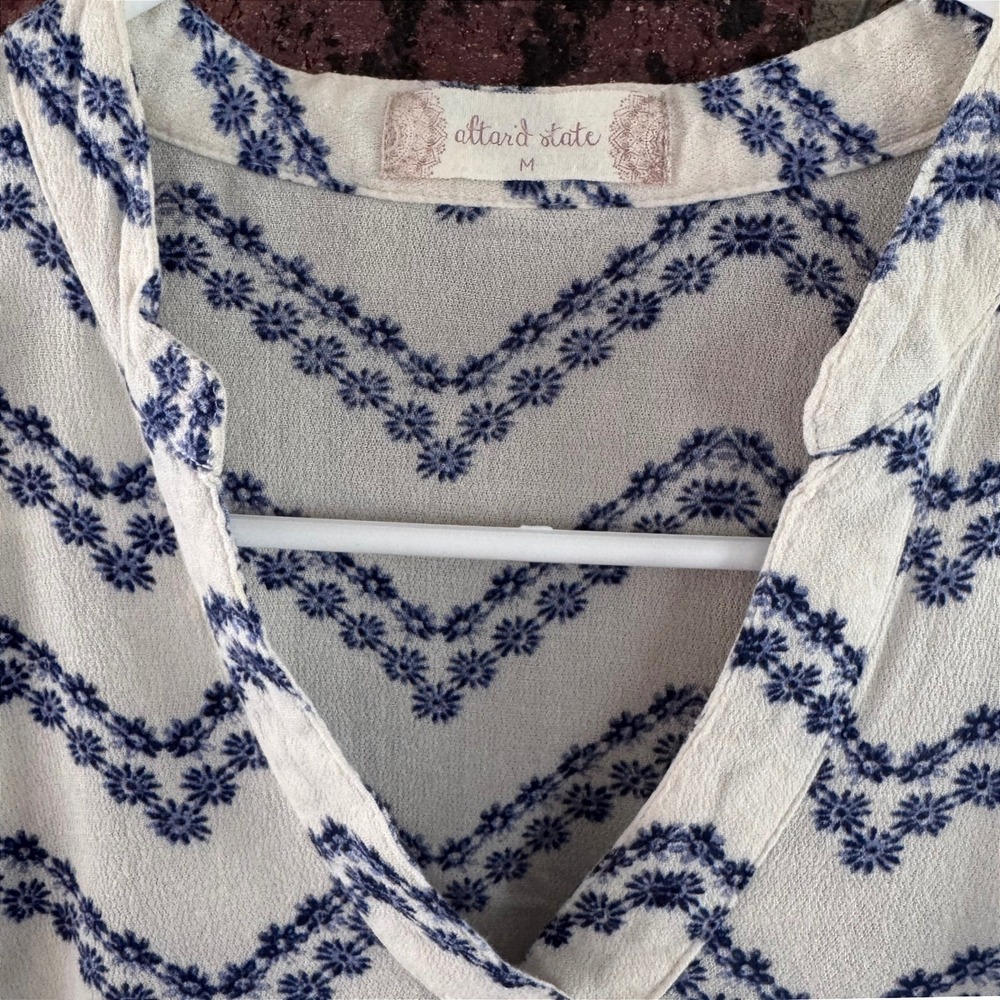 Altar'd State Womens Blue Cream Chevron Floral Airy Cottagecore Blouse Boho Hip - Picture 2 of 9